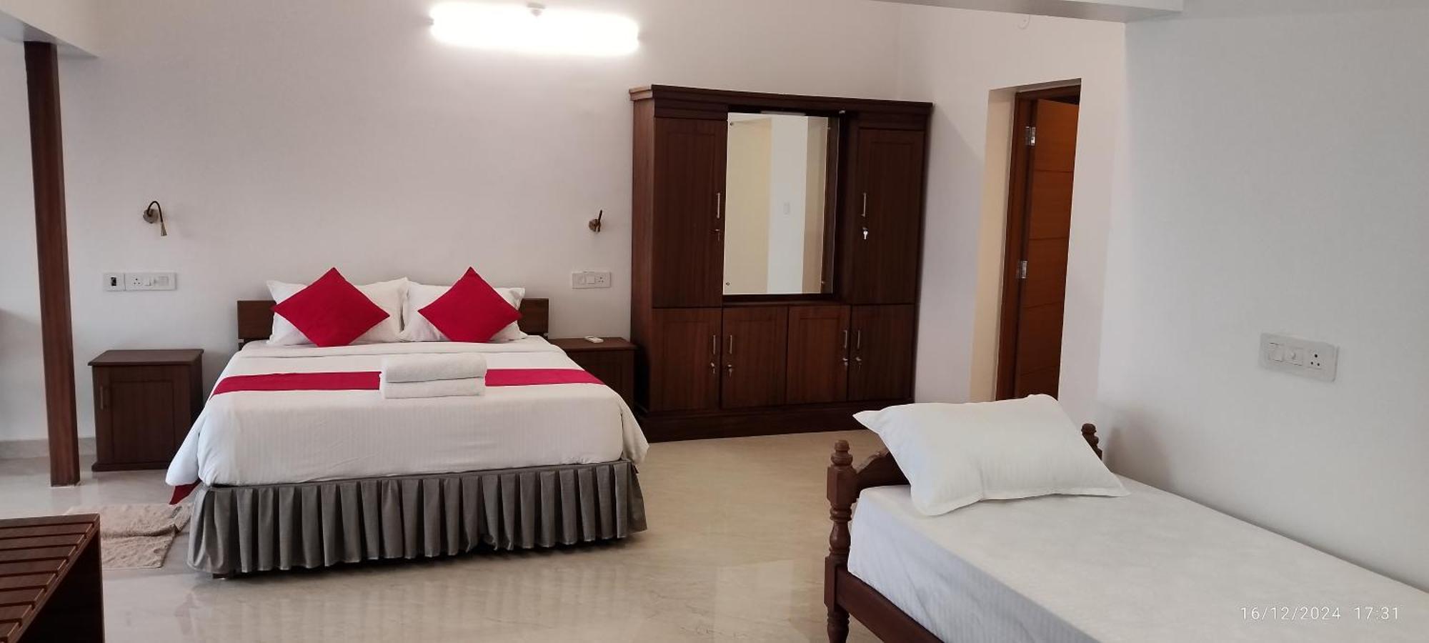 Alleppey Holiday Beach Resort Alappuzha Eksteriør billede